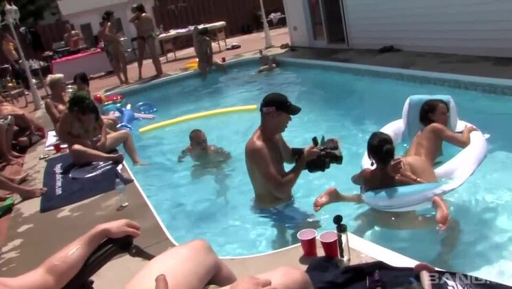 BANG.com - A Group Of College Co-eds Have An Orgy By The Pool / 28.06.2021