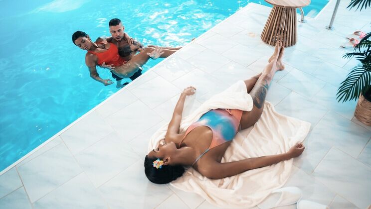 Fitness Rooms - Angelo Godshack - Chloe Lamour - Capri Lmonde - Hot wet threesome with Italian teen / 13.05.2021
