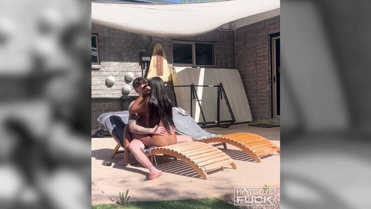 Hot Guys Fuck - Trey Beacher - Allison Lox - Neighbors Get a Free Show - Trey Beacher Fucks Allison Lox in The Backyard! / 15.05.2024