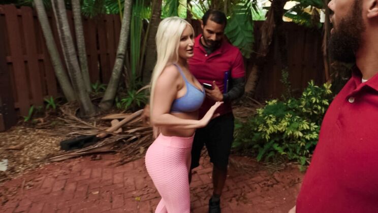Milf Hunter - James Angel - Tiffani Madison - Movin' MILF / 20.03.2023